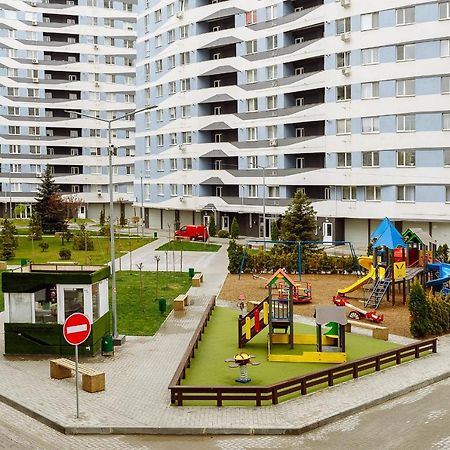 Apartament Confortabil In Centrul Orasului! คีชีเนา ภายนอก รูปภาพ