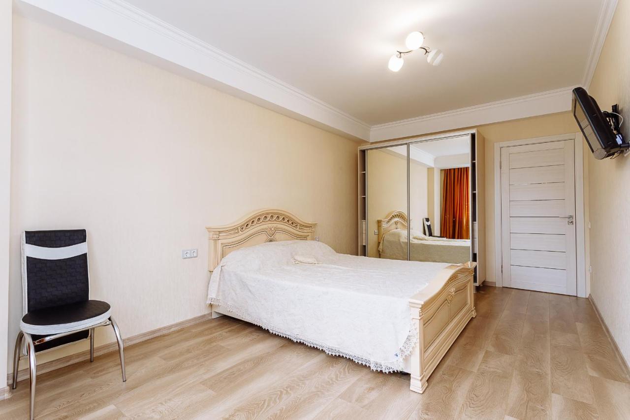 Apartament Confortabil In Centrul Orasului! คีชีเนา ภายนอก รูปภาพ