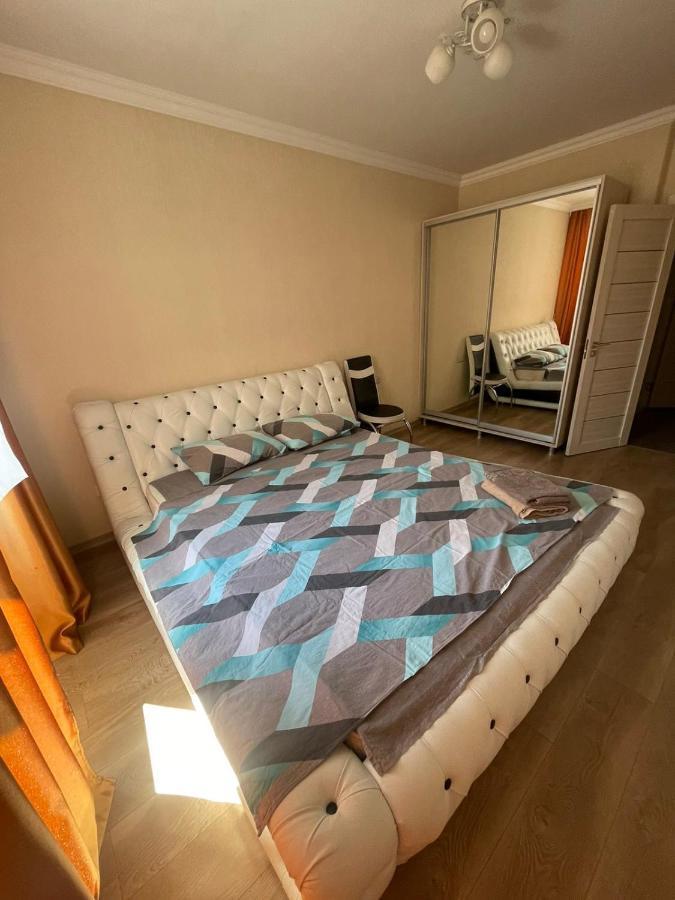Apartament Confortabil In Centrul Orasului! คีชีเนา ภายนอก รูปภาพ